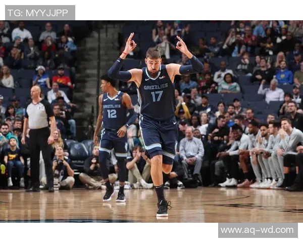 马刺与灰熊激战回顾4月28日精彩录像重温与分析